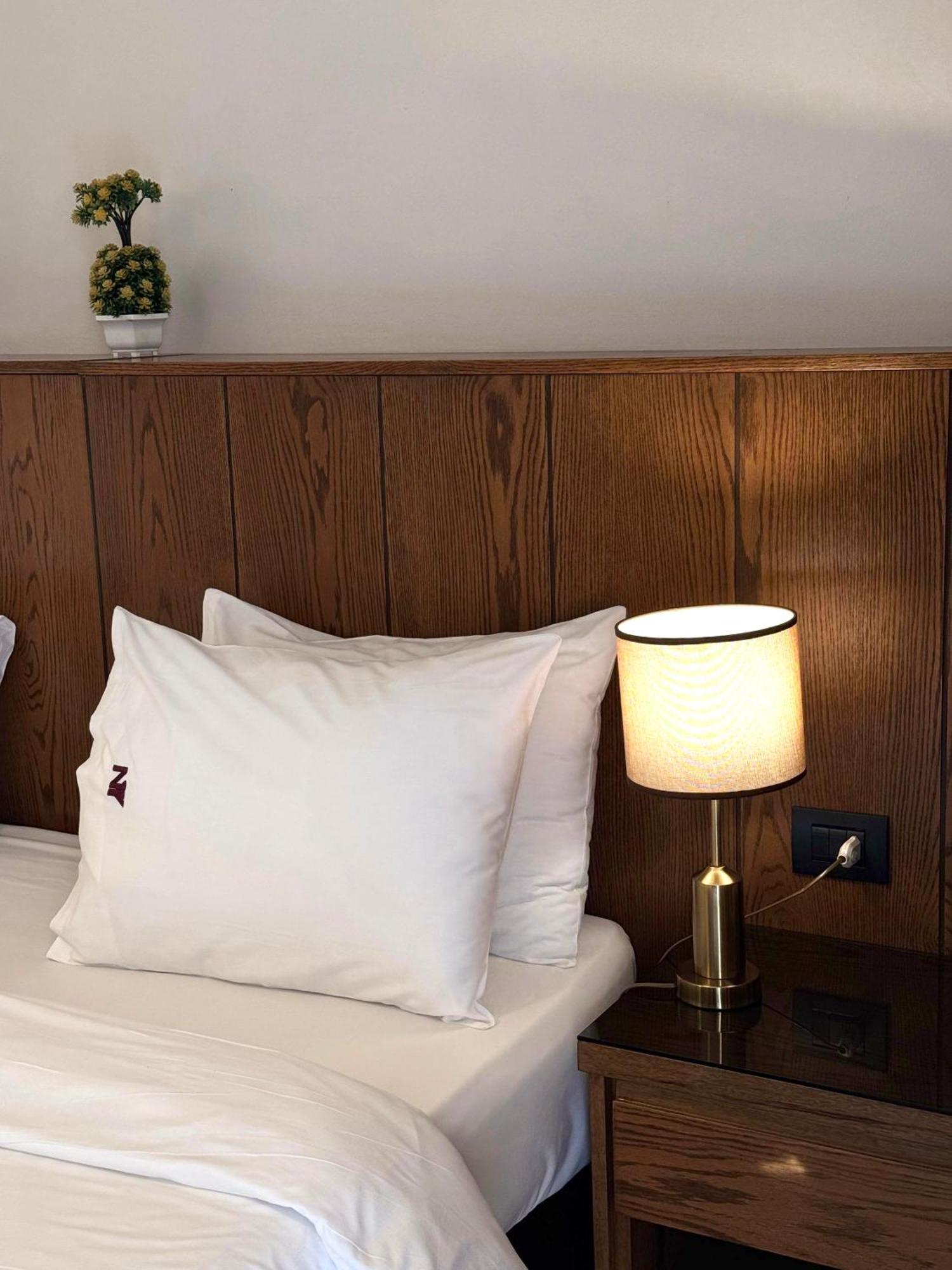 Ny Hotel
