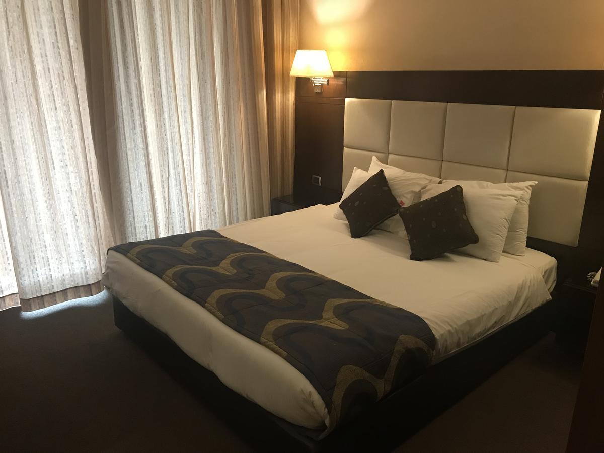 Ny Hotel